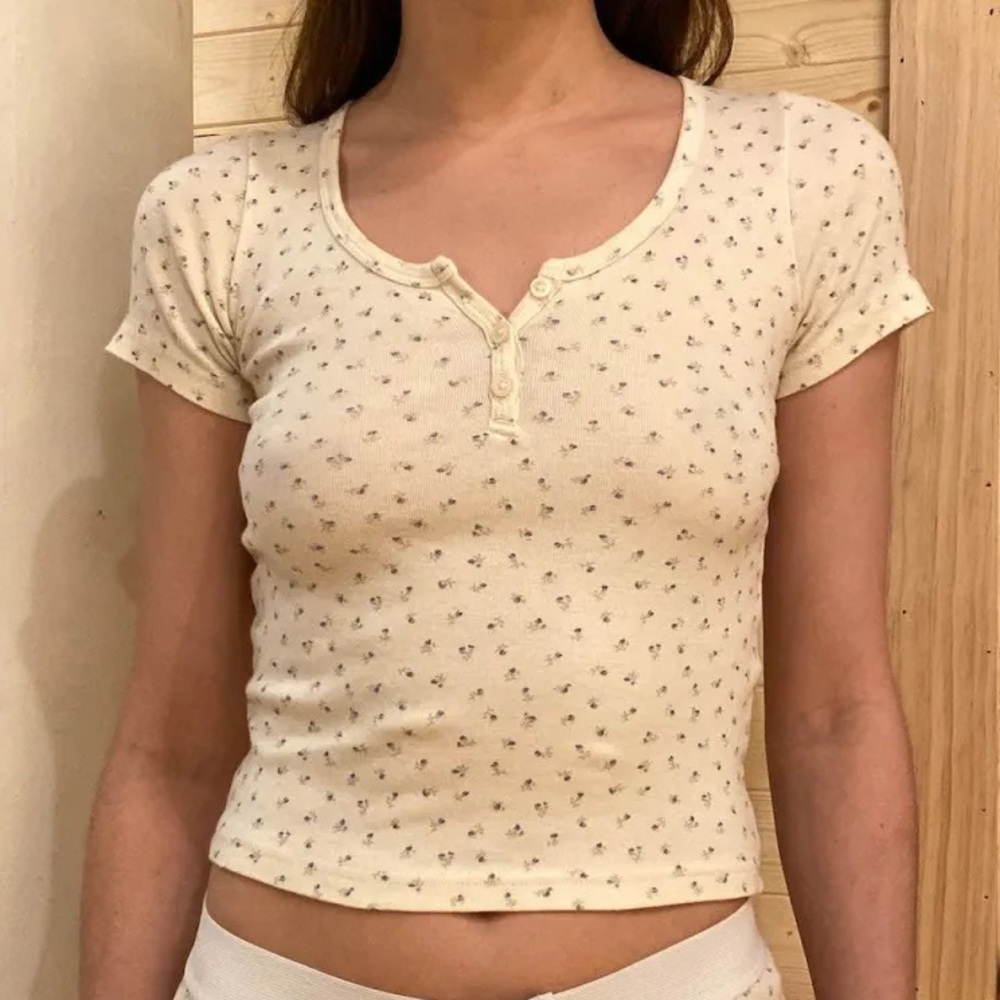 Brandy Melville Floral Button up baby tee